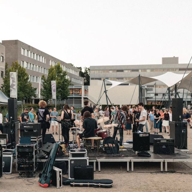This gig had it all! Great Fun💃🏻Great support 🫶🏻 Awesome Bands🎙️Technical Difficulties⚡and Good Weather☀️…